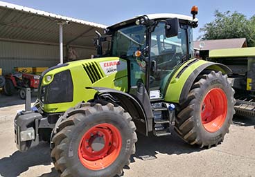 Tractor Claas Arion achizitionat cu fonduri europene prin SAB Consulting